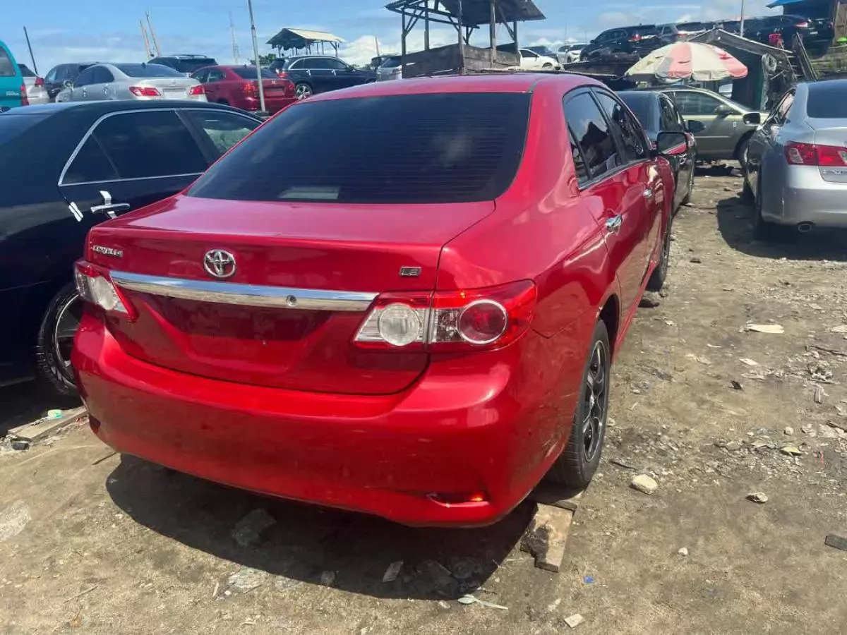 Toyota Corolla   - 2012