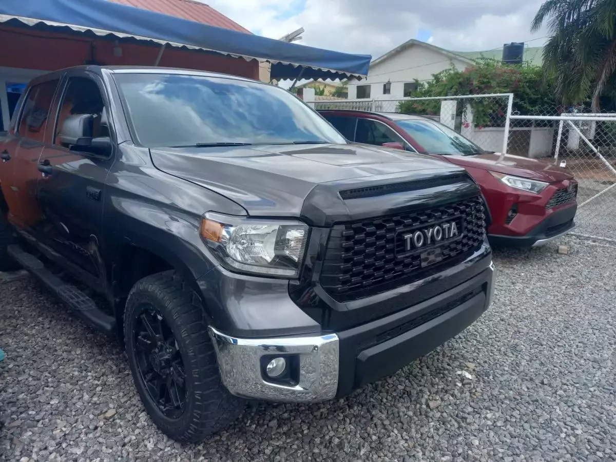 Toyota Tundra   - 2021