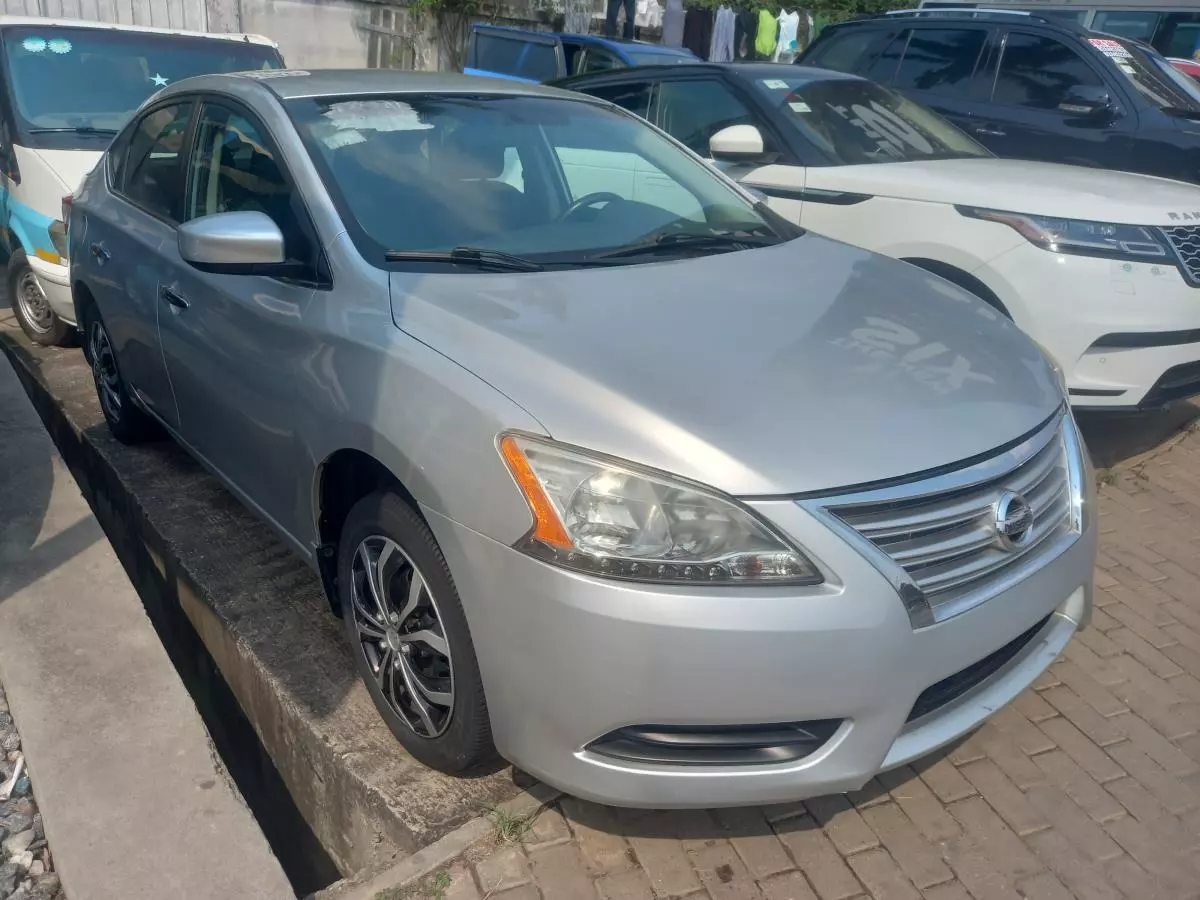 Nissan Sentra   - 2014