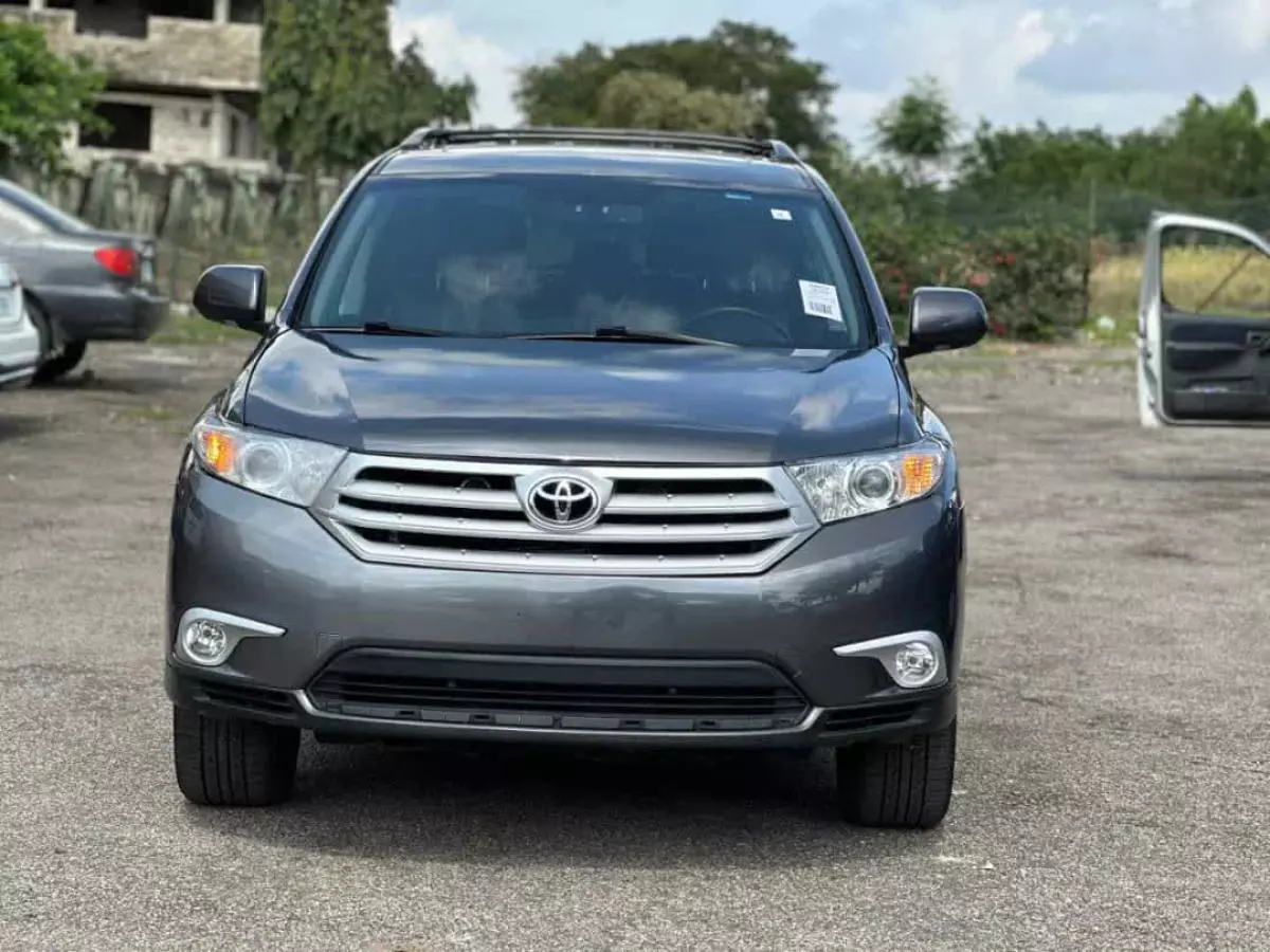 Toyota Highlander   - 2014