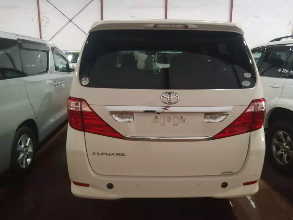 Toyota Alphard   - 2009