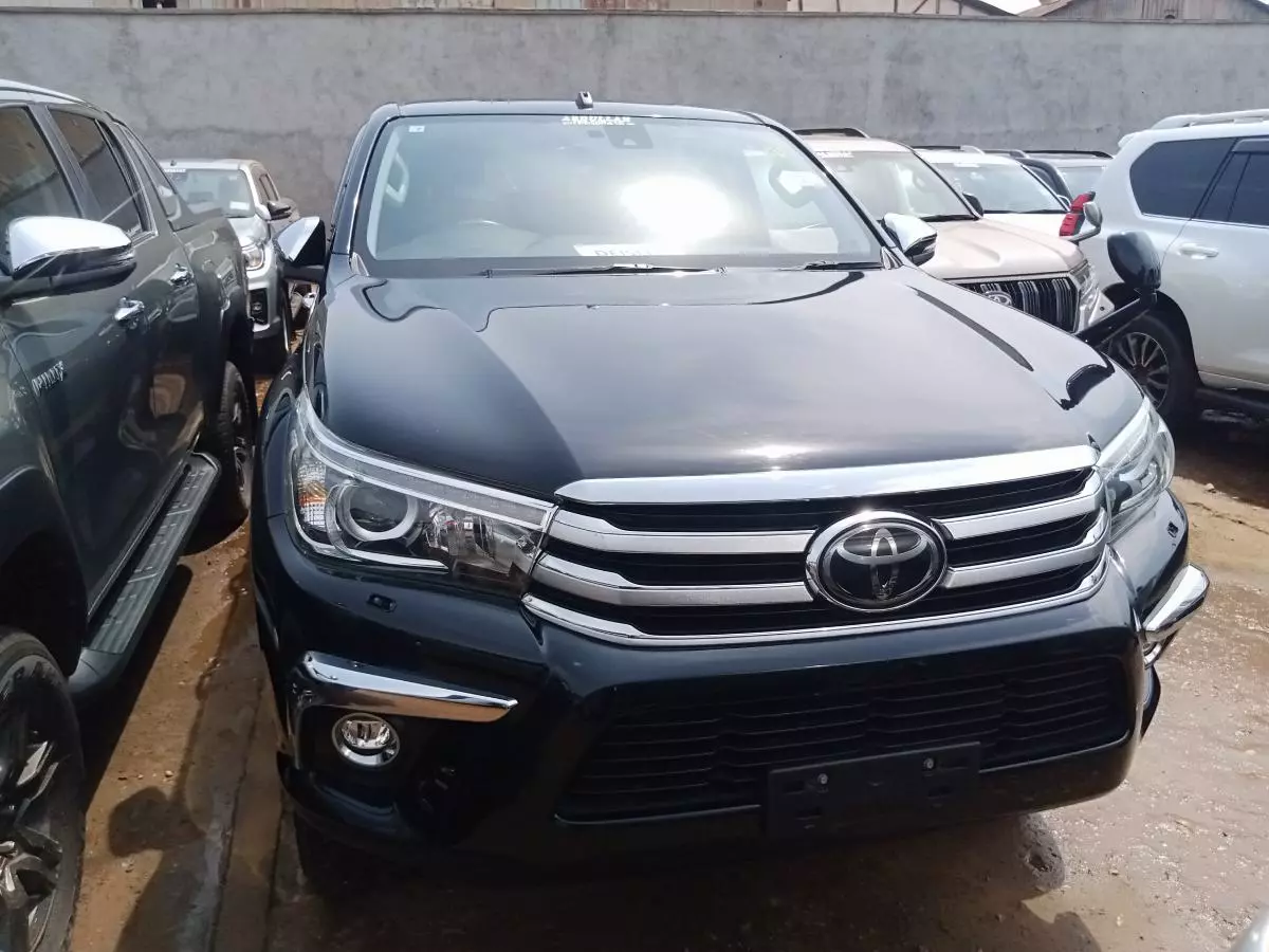 Toyota Hilux   - 2018