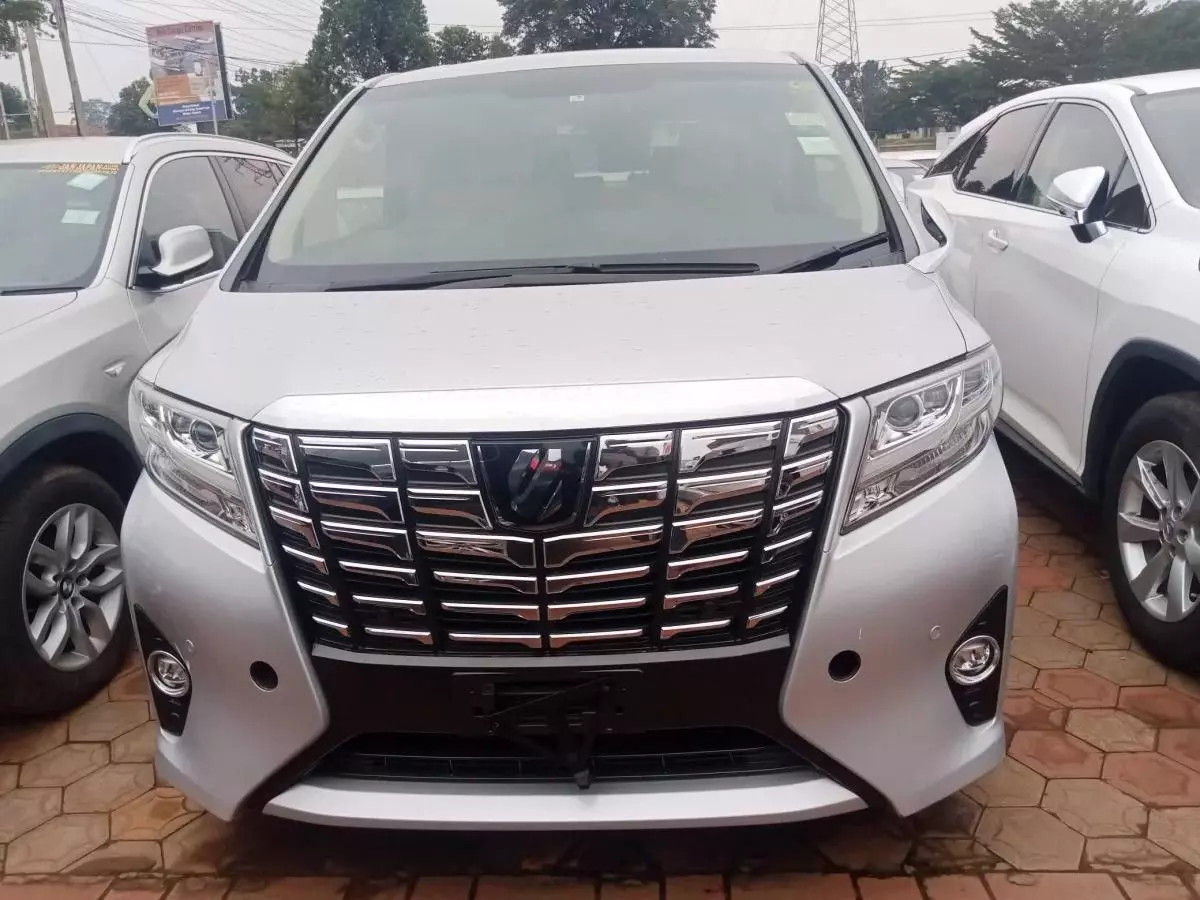 Toyota Alphard   - 2018