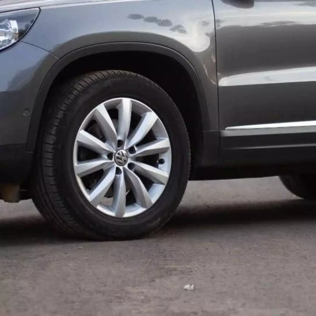 Volkswagen Tiguan - 2015