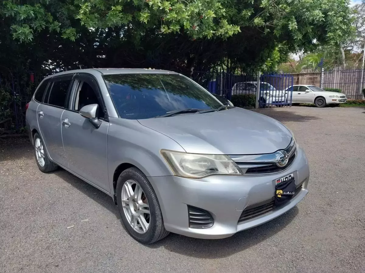 Toyota Fielder hybrid    - 2013