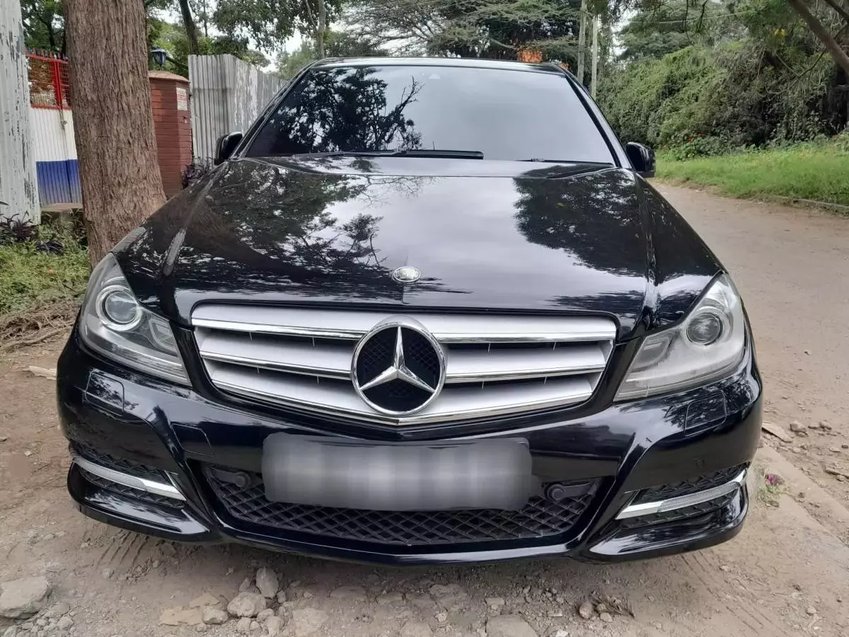 Mercedes-Benz C 200 - 2013