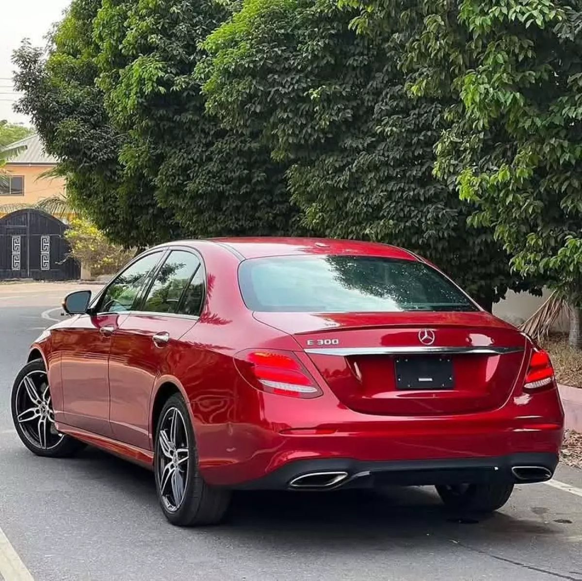 Mercedes-Benz E 300   - 2019