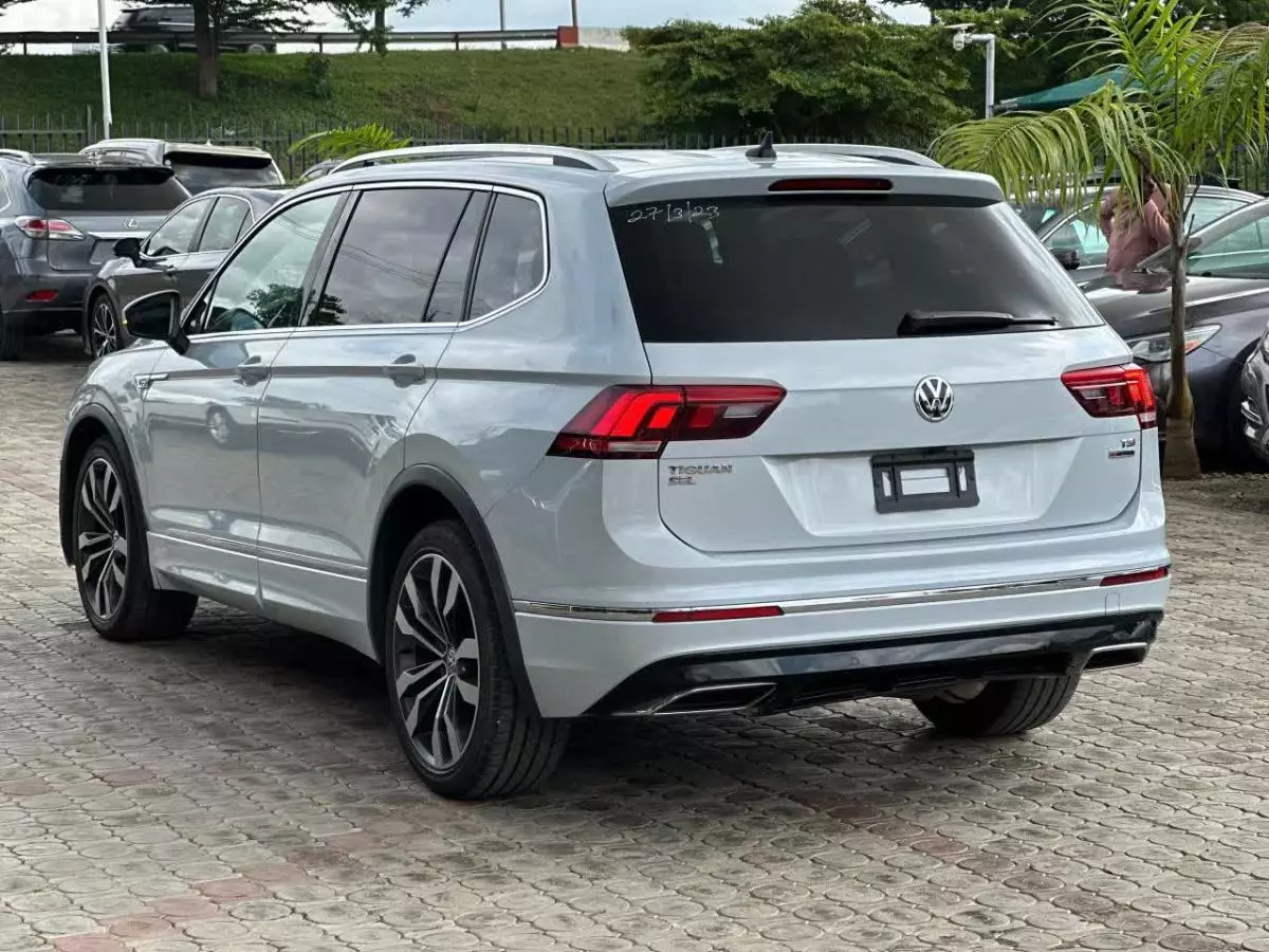 Volkswagen Tiguan   - 2019