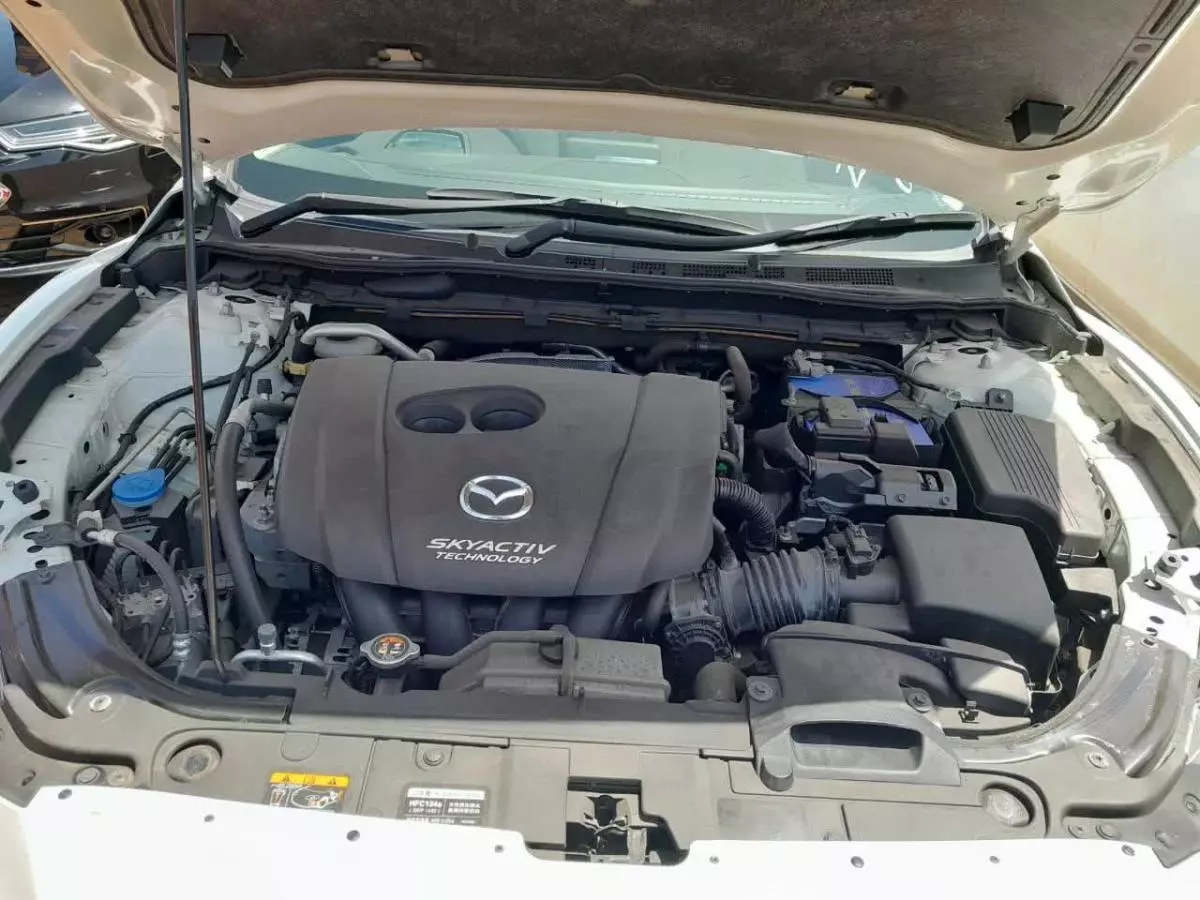 Mazda Atenza  - 2015