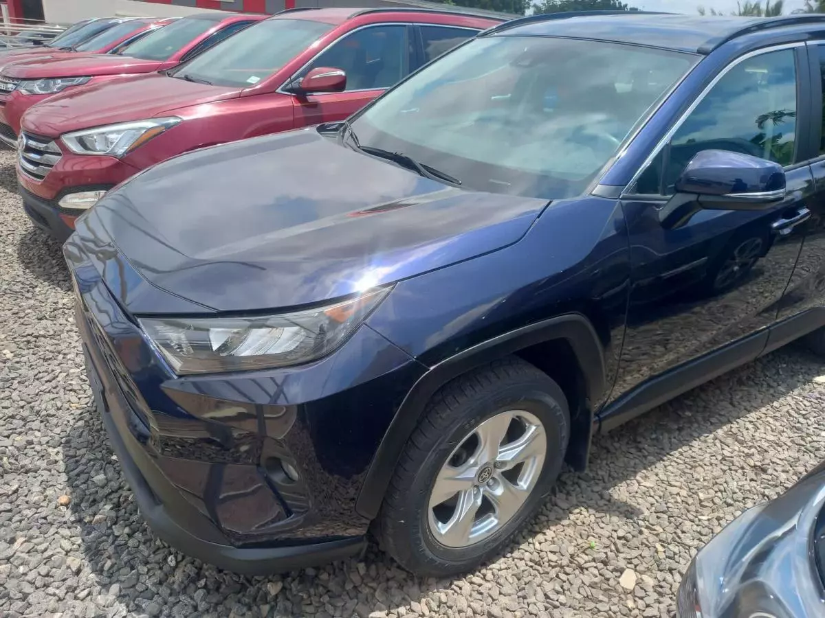 Toyota RAV 4   - 2021