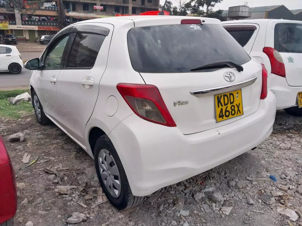 Toyota Vitz   - 2014