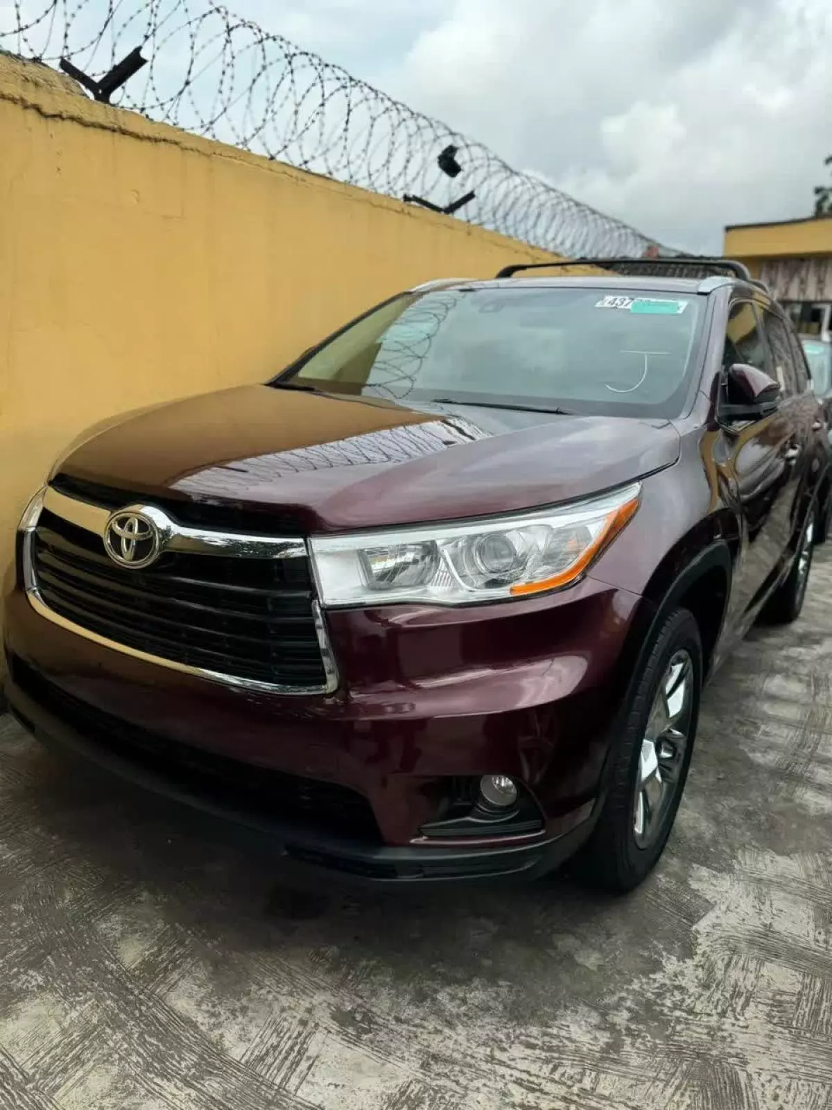 Toyota Highlander   - 2016