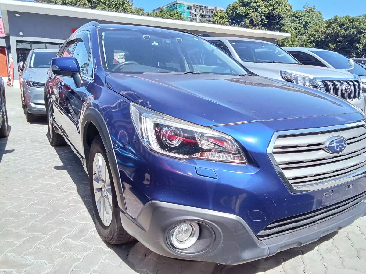 Subaru Outback   - 2017