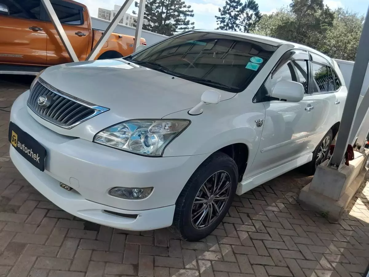 Toyota Harrier   - 2013