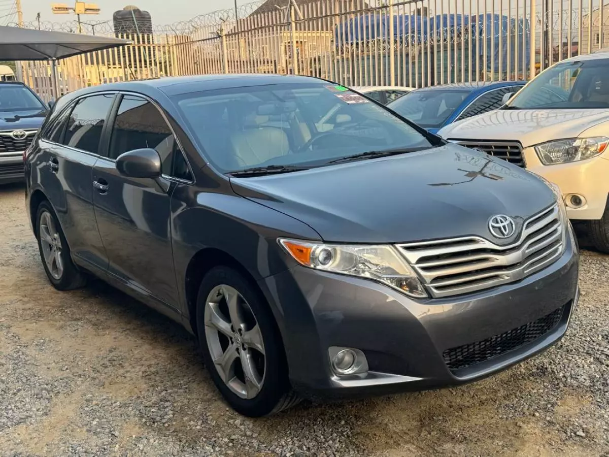 Toyota Venza   - 2010