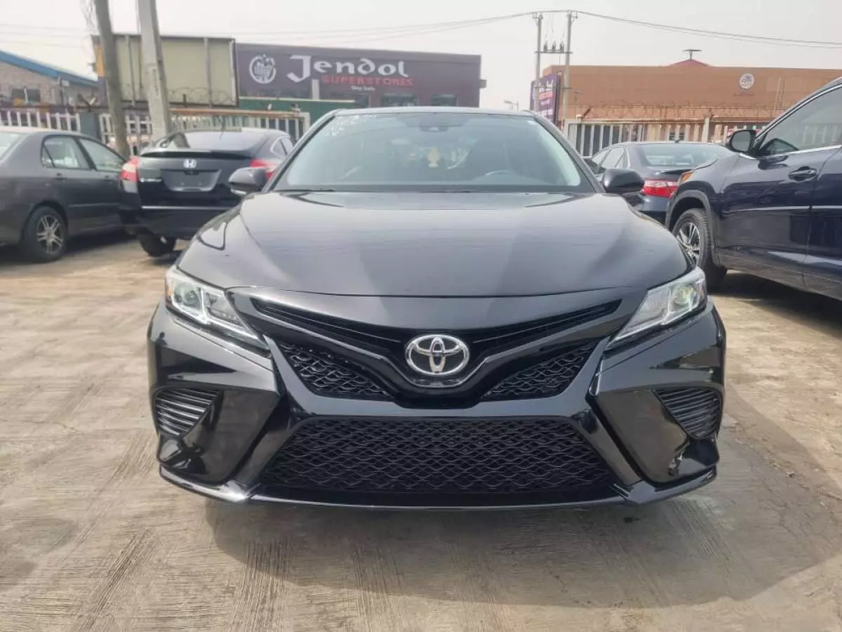 Toyota Camry   - 2019