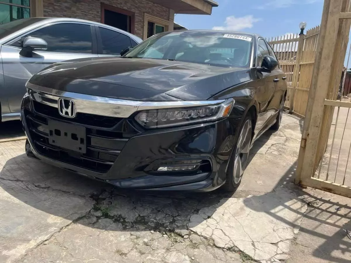 Honda Accord   - 2019