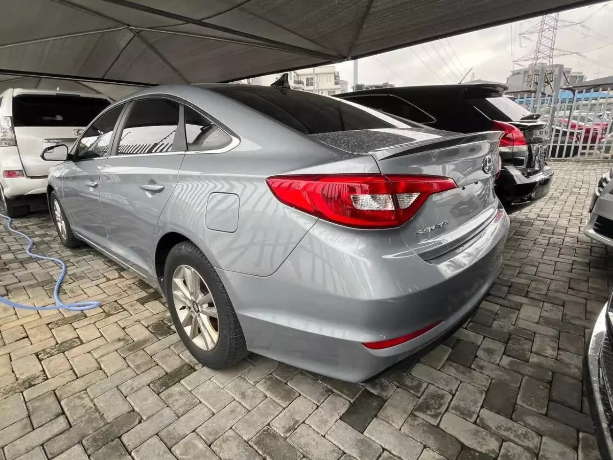 Hyundai Sonata   - 2017