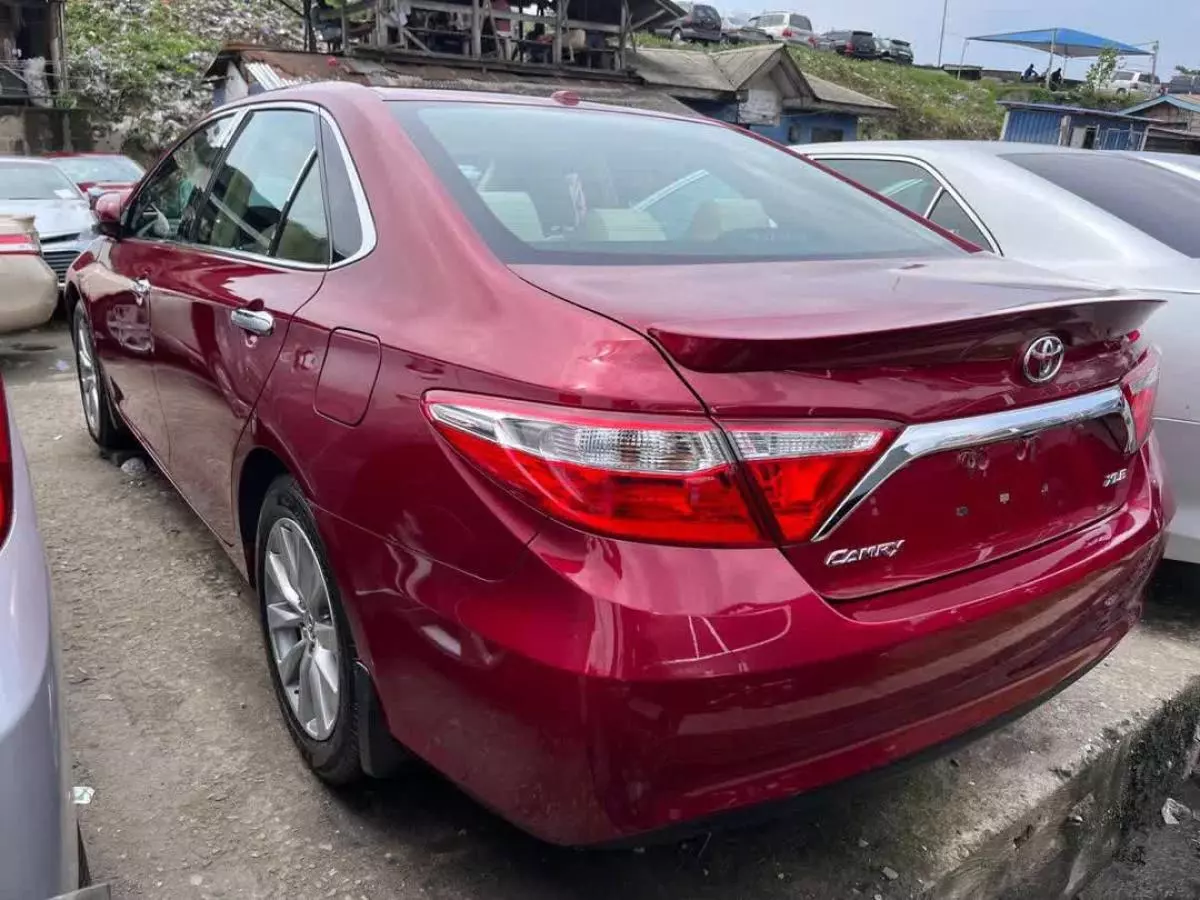 Toyota Camry   - 2015