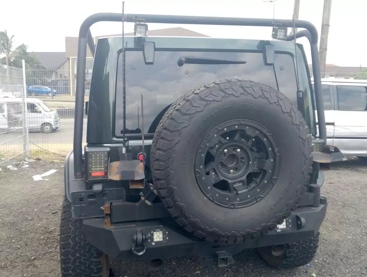 JEEP Wrangler Sahara   - 2011