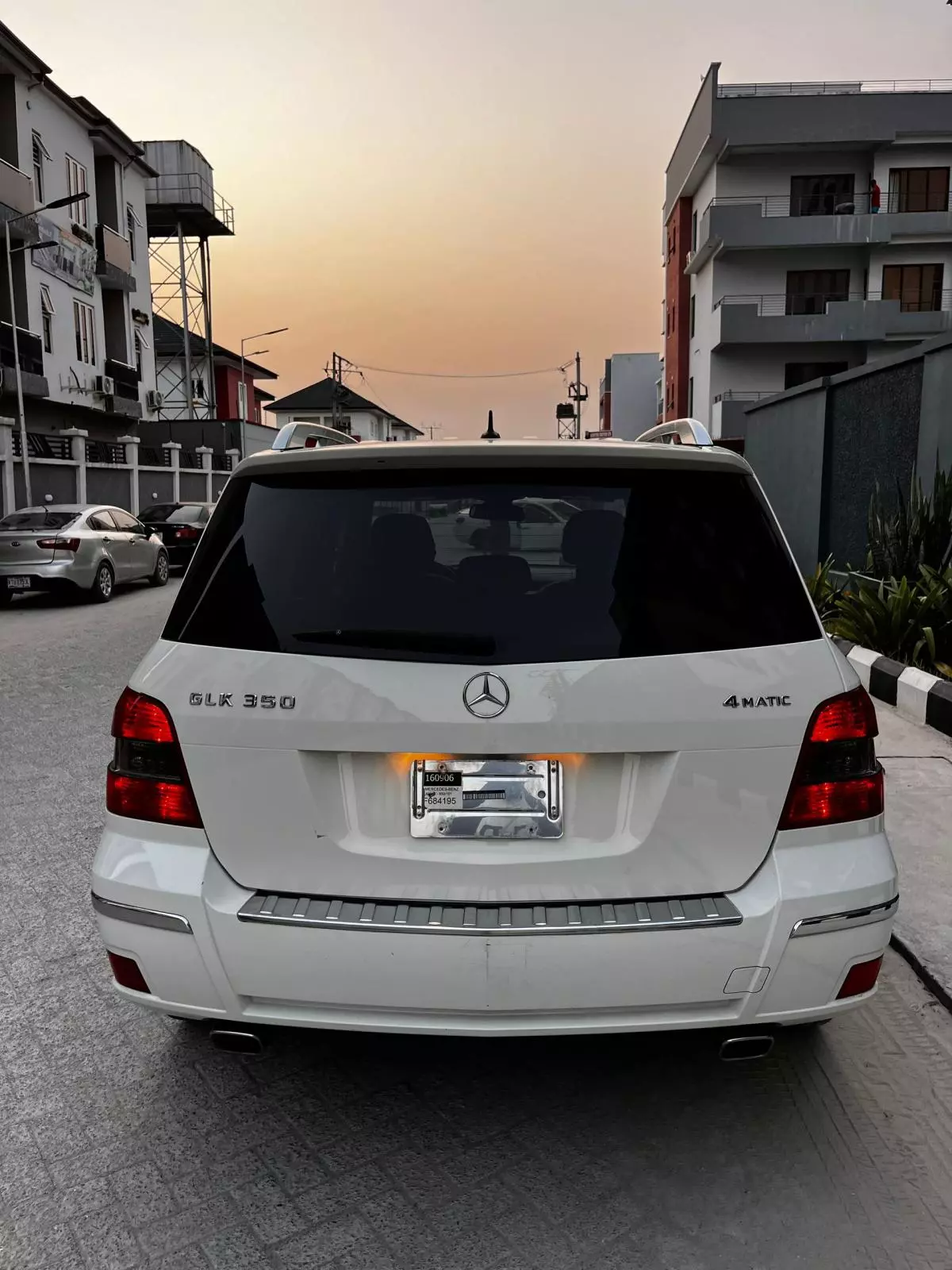 Mercedes-Benz GLK 350   - 2011