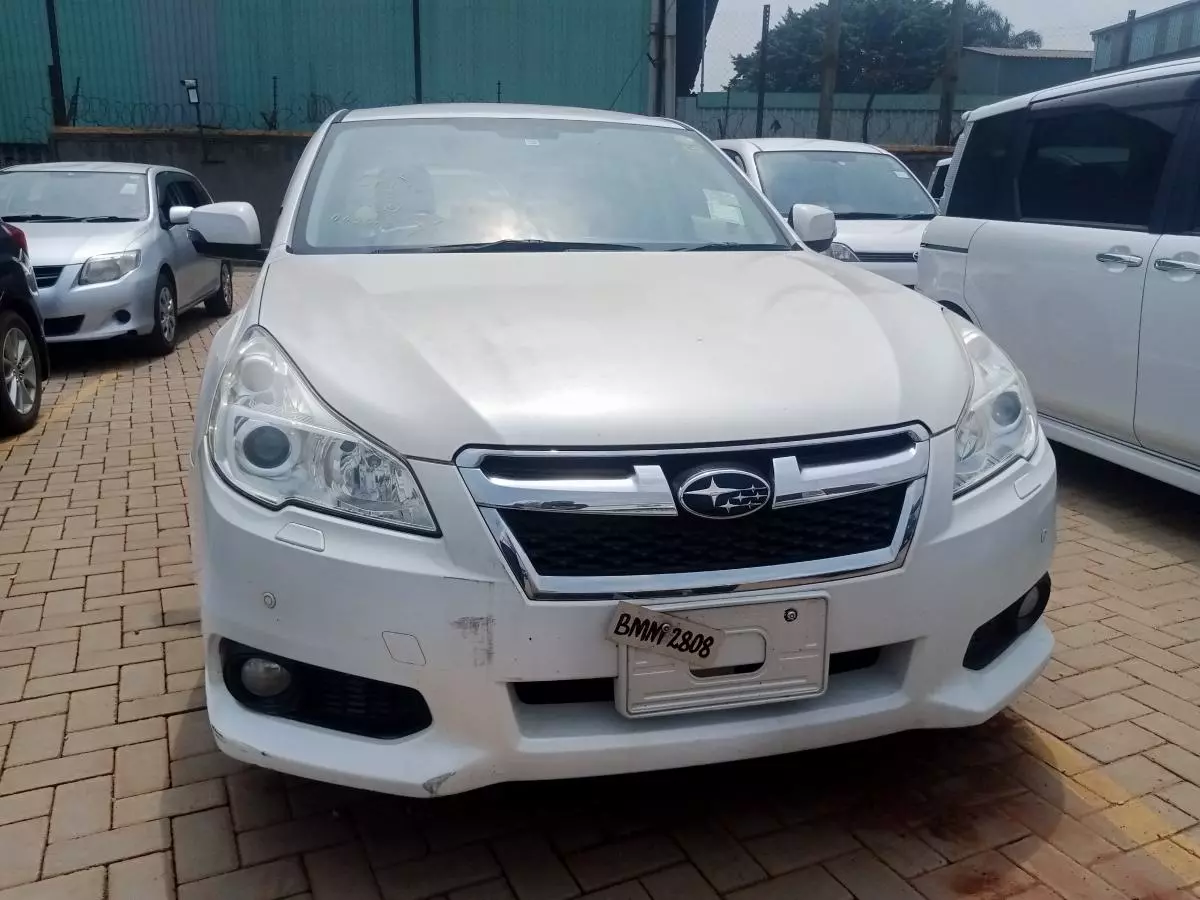 Subaru Legacy   - 2012