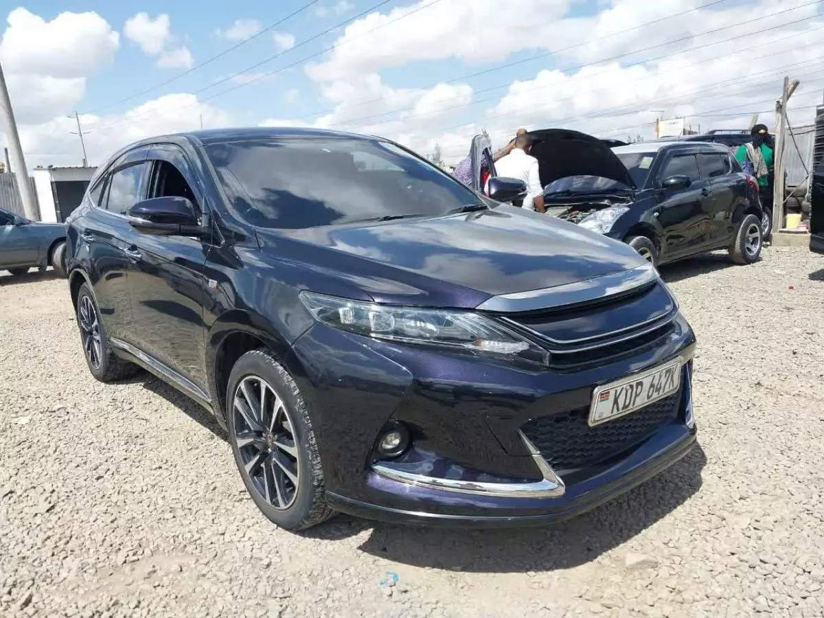 Toyota Harrier   - 2018