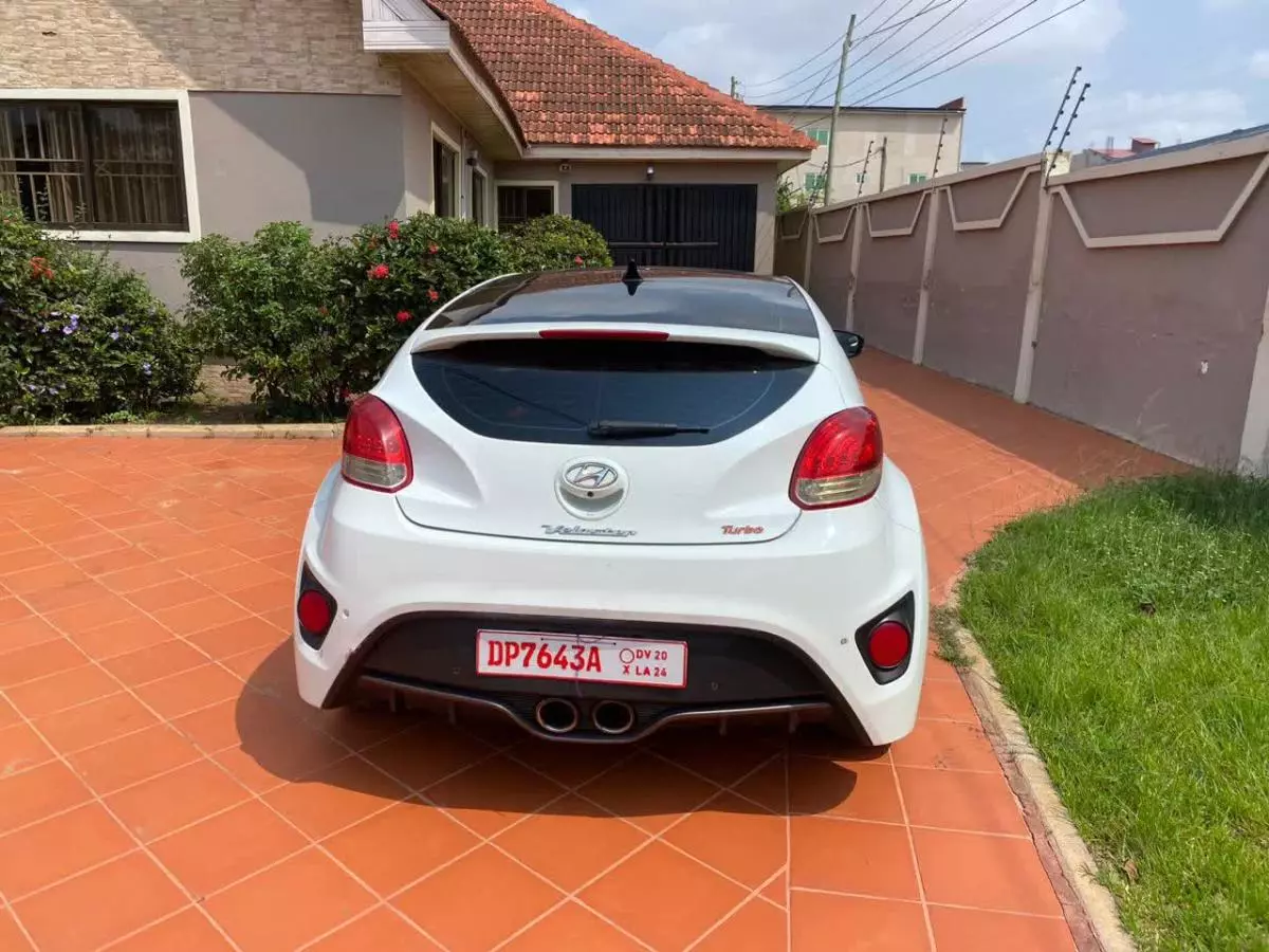 Hyundai Veloster   - 2014