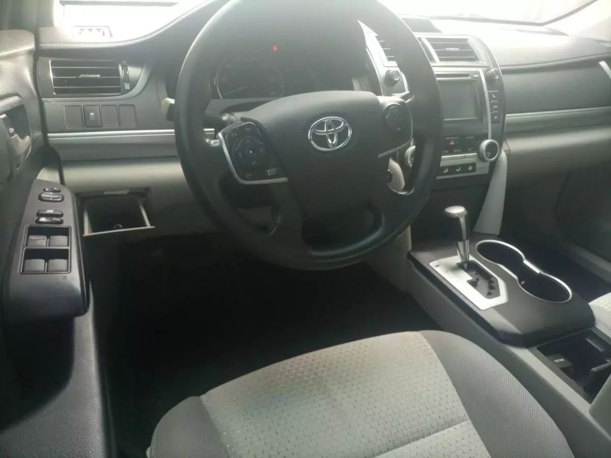 Toyota Camry   - 2012