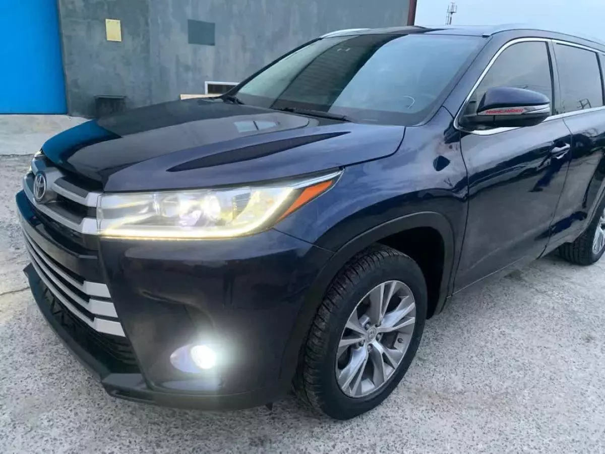 Toyota Highlander   - 2014