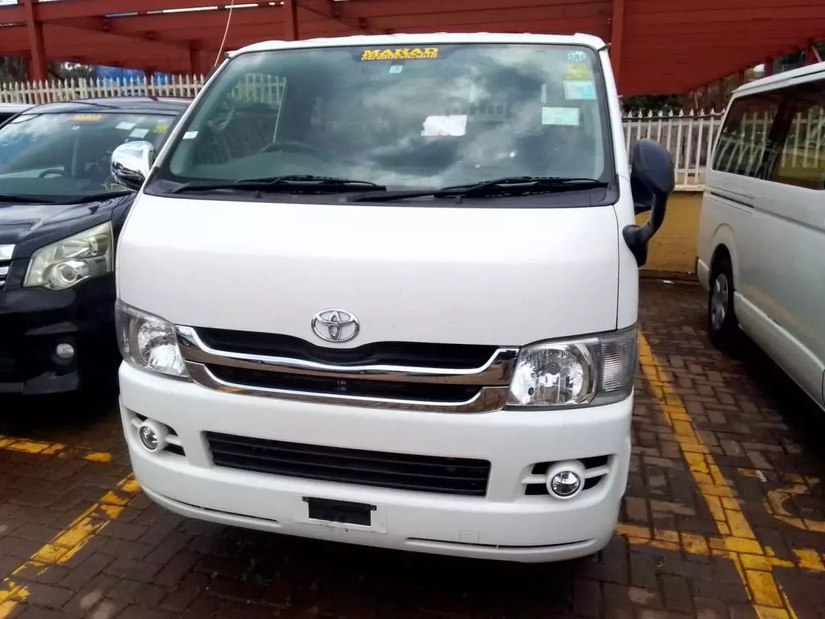 Toyota Hiace   - 2010