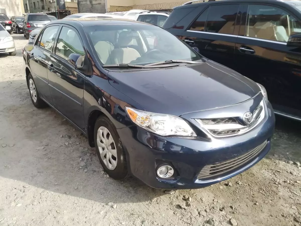 Toyota Corolla   - 2012