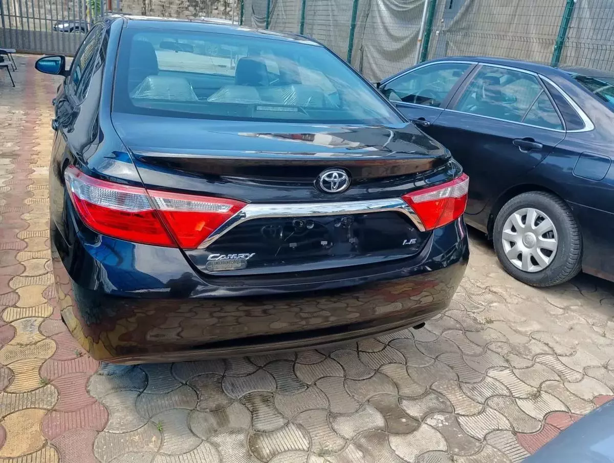 Toyota Camry   - 2015