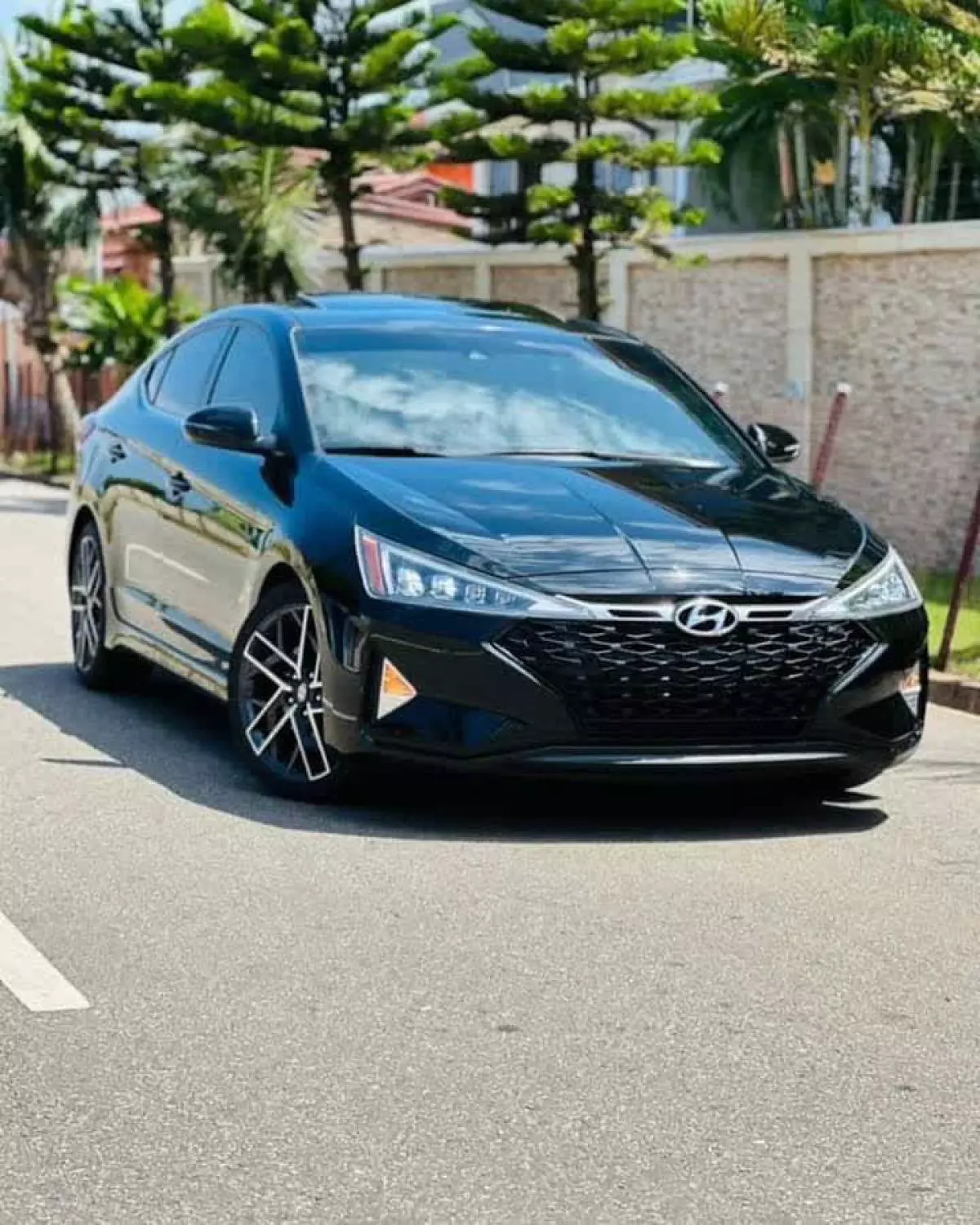 Hyundai Elantra   - 2019