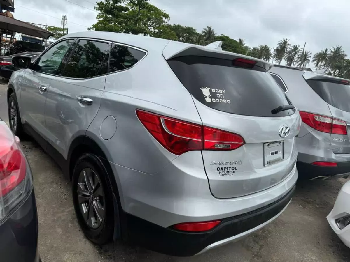 Hyundai Santa Fe   - 2013