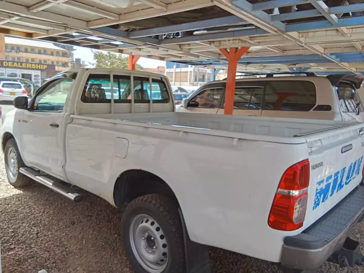 Toyota Hilux - 2016