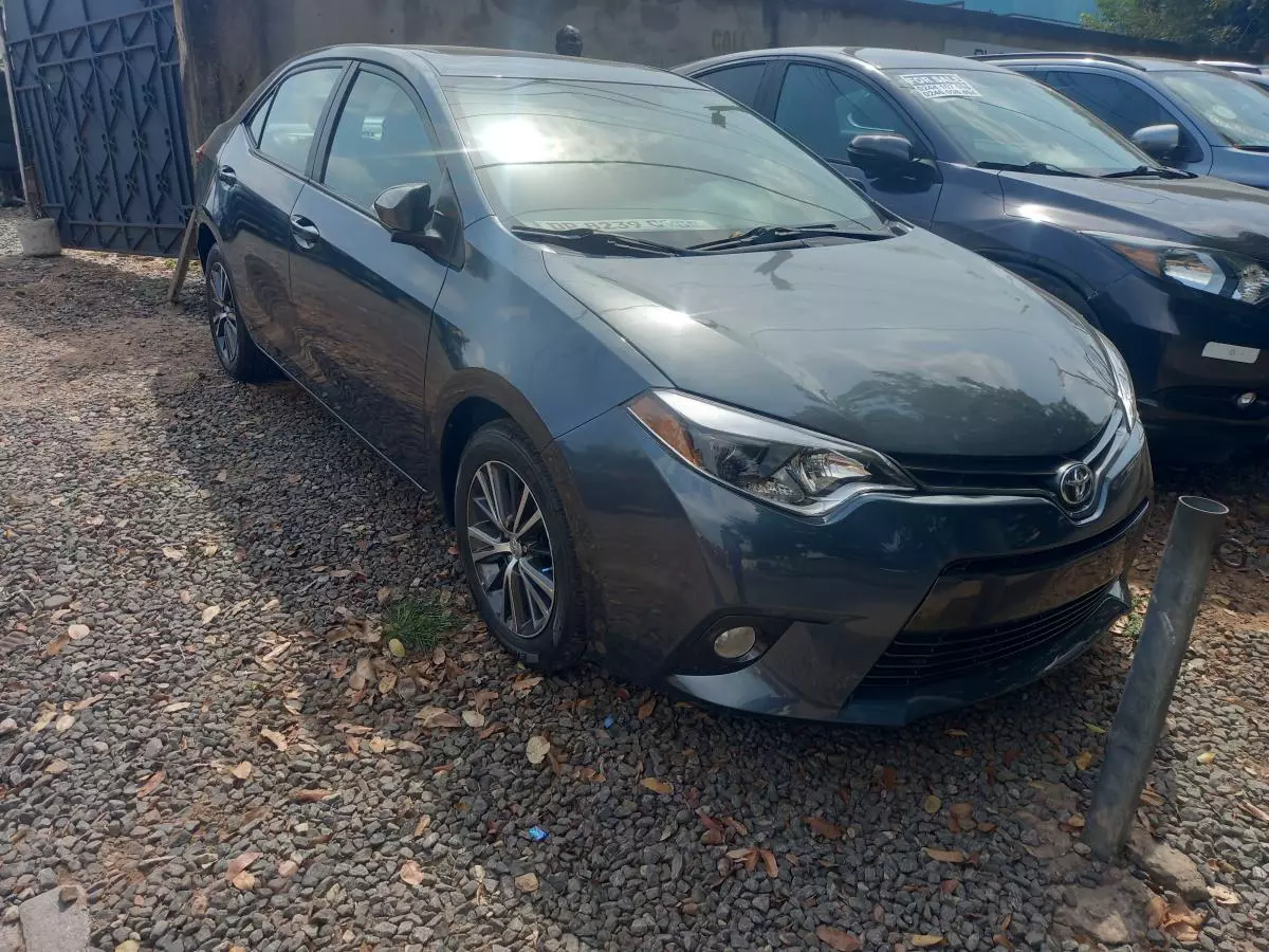 Toyota Corolla   - 2016