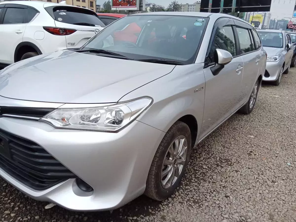 Toyota Fielder hybrid    - 2017