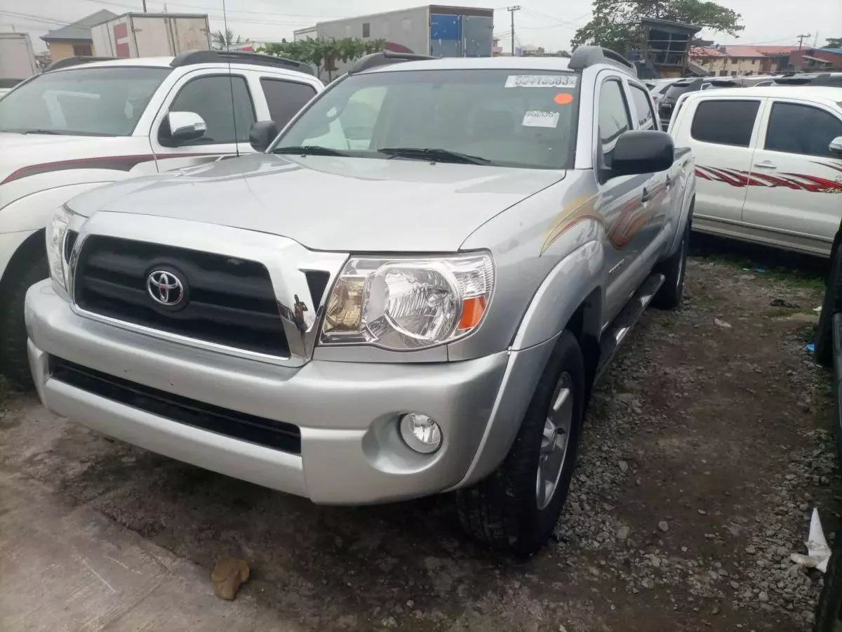 Toyota Tacoma   - 2008