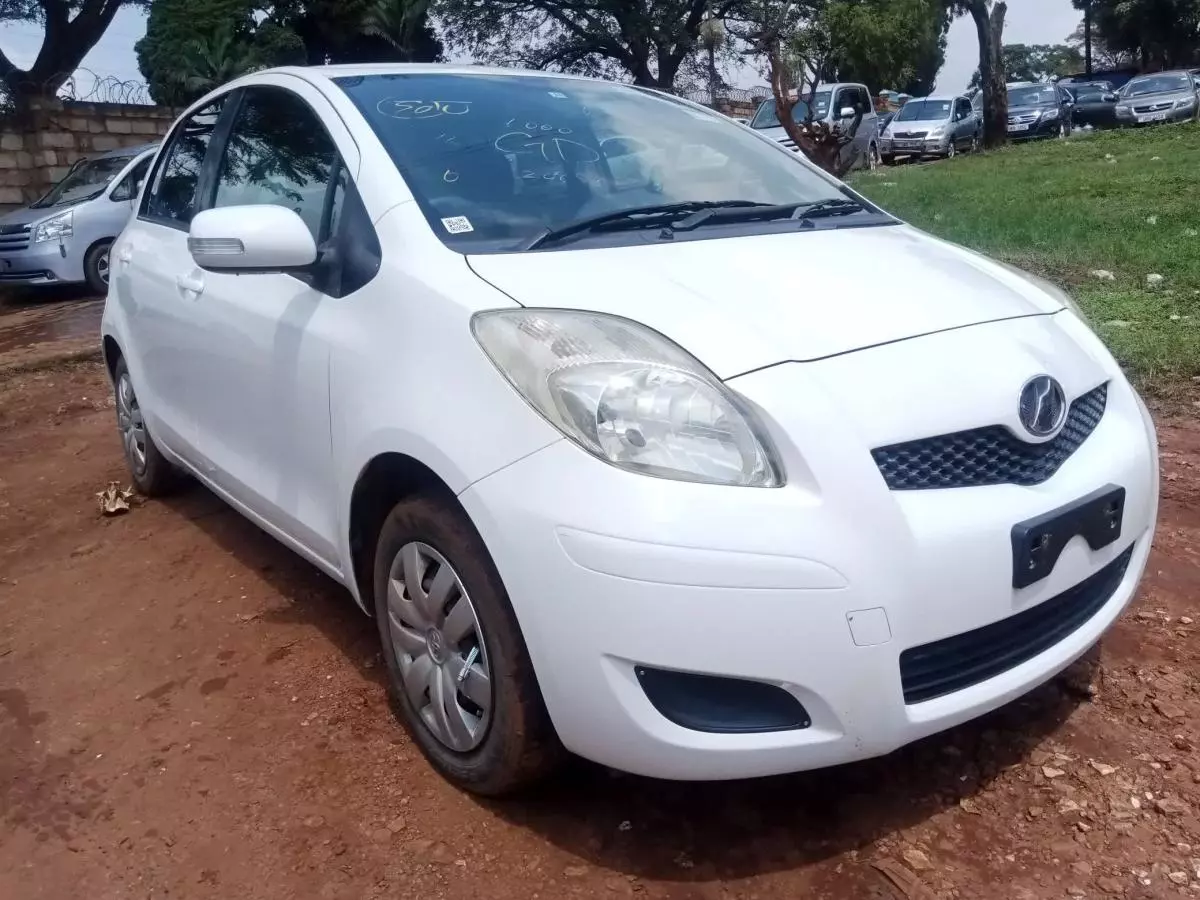 Toyota Vitz   - 2009