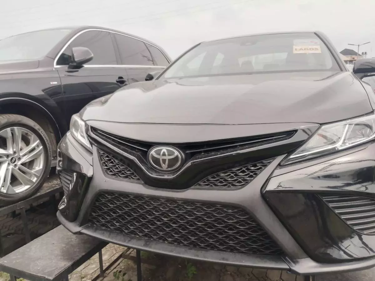 Toyota Camry   - 2019