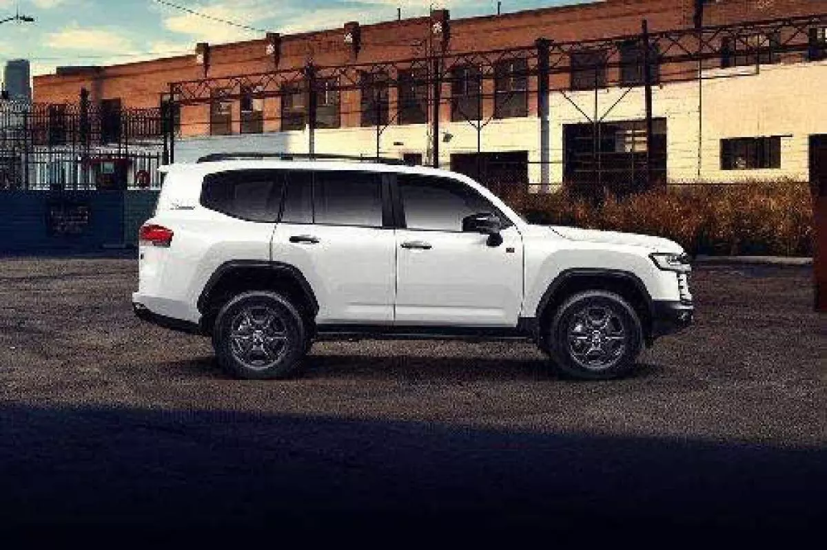 Toyota Landcruiser Prado   - 2024