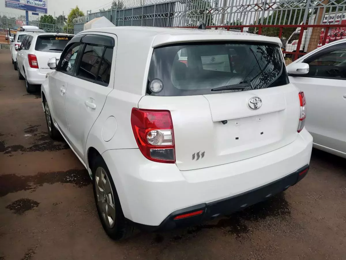 Toyota Ist  - 2008