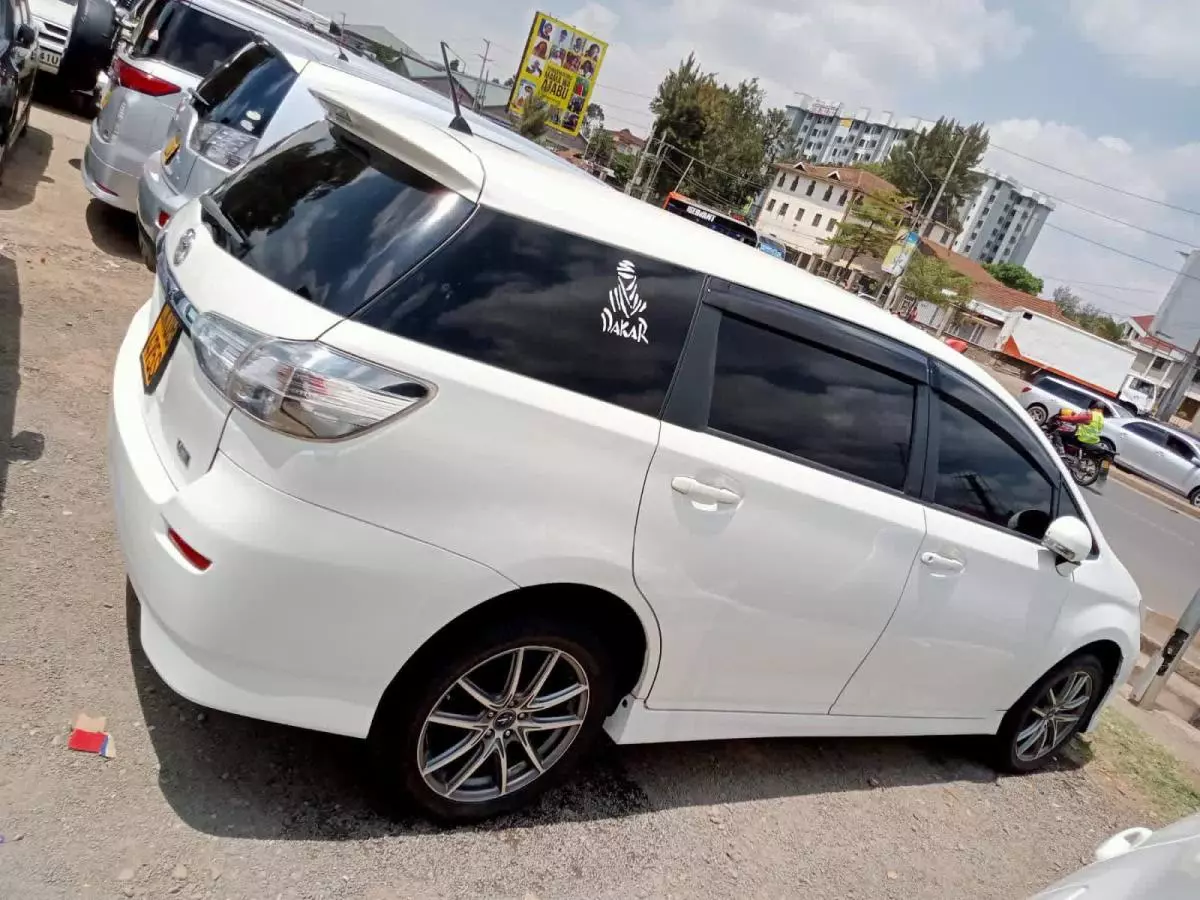 Toyota Wish - 2013