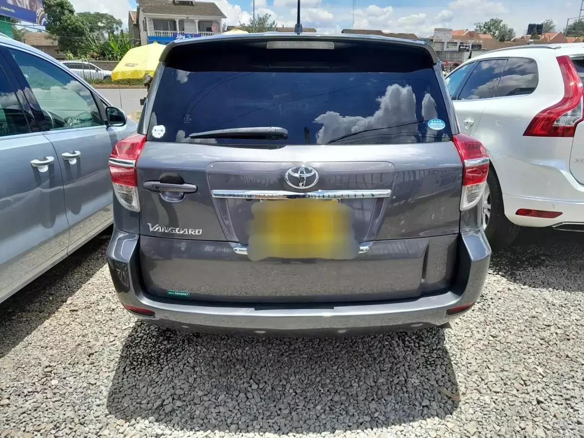 Toyota Vanguard  - 2012