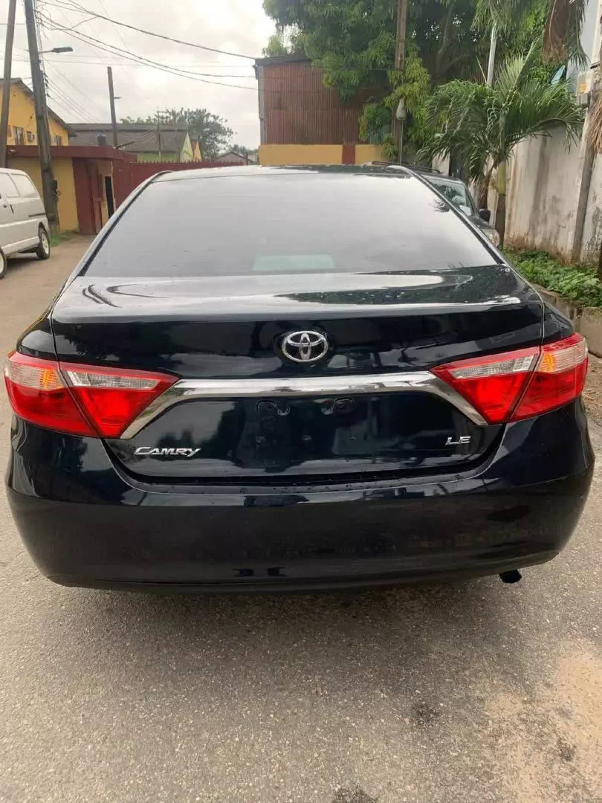 Toyota Camry   - 2016