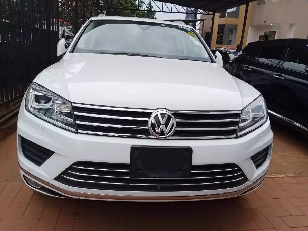 Volkswagen Touareg   - 2014