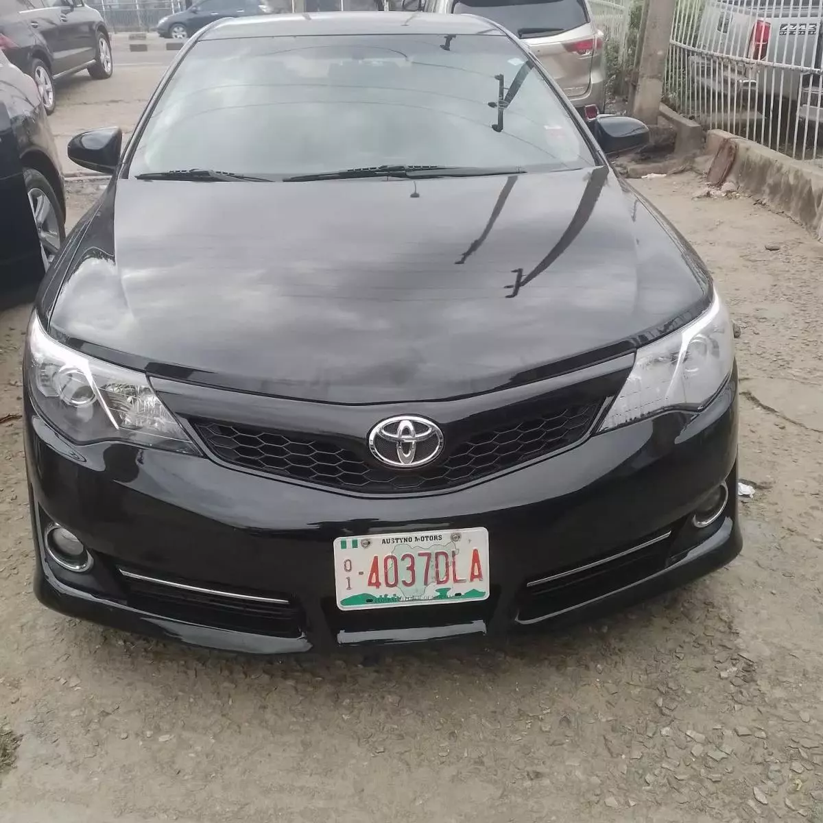 Toyota Camry   - 2014