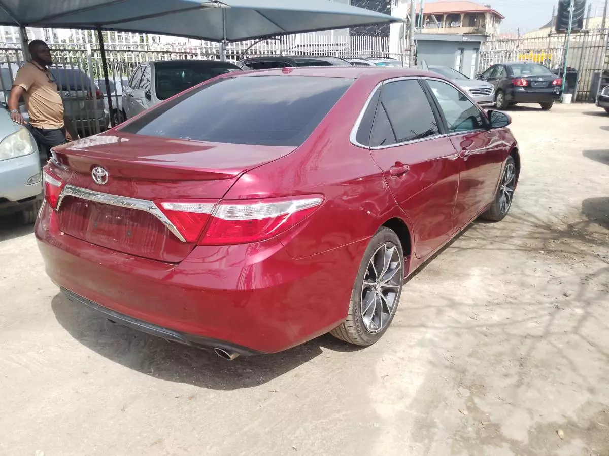 Toyota Camry   - 2016