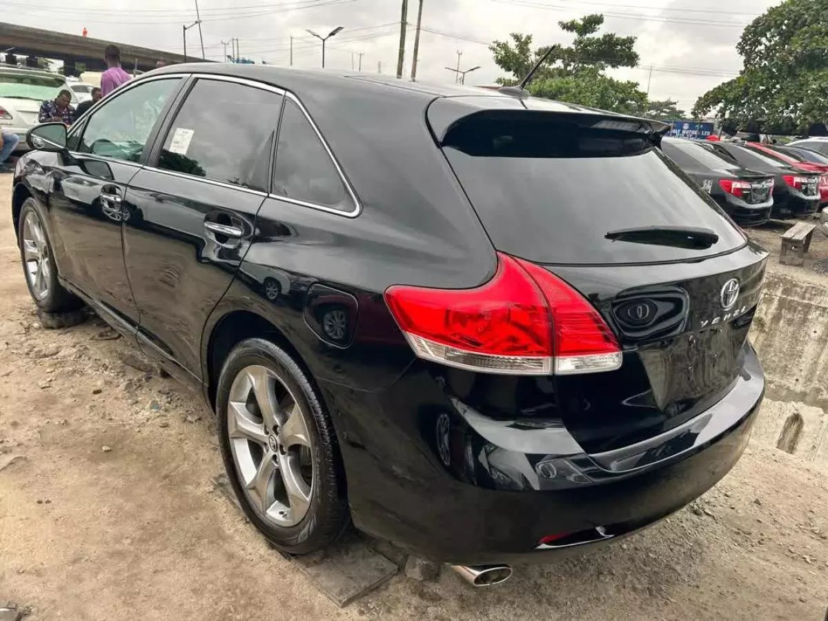 Toyota Venza   - 2011